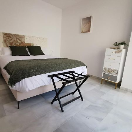 Marbella Junto Al Mar Con Gran Terraza Apartman Kültér fotó